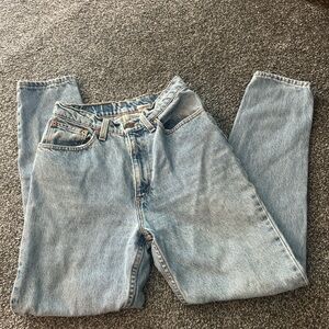 Vintage Levi's 512 high-waisted straight-leg light wash blue jeans 25